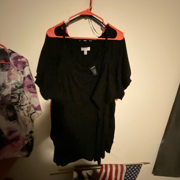 Top - Picture 2 of 2